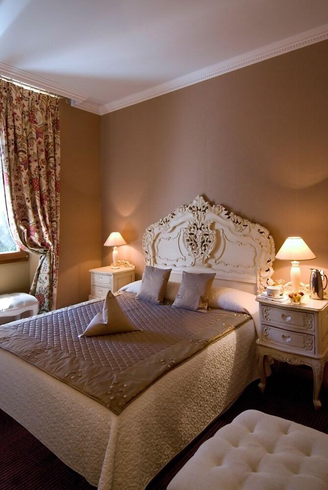 Hotel Chateau De La Tour Cannes Ruang foto