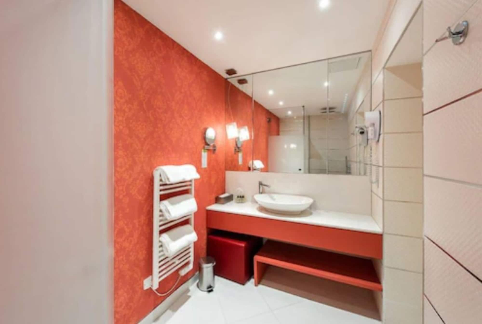 Hotel Chateau De La Tour Cannes Bagian luar foto