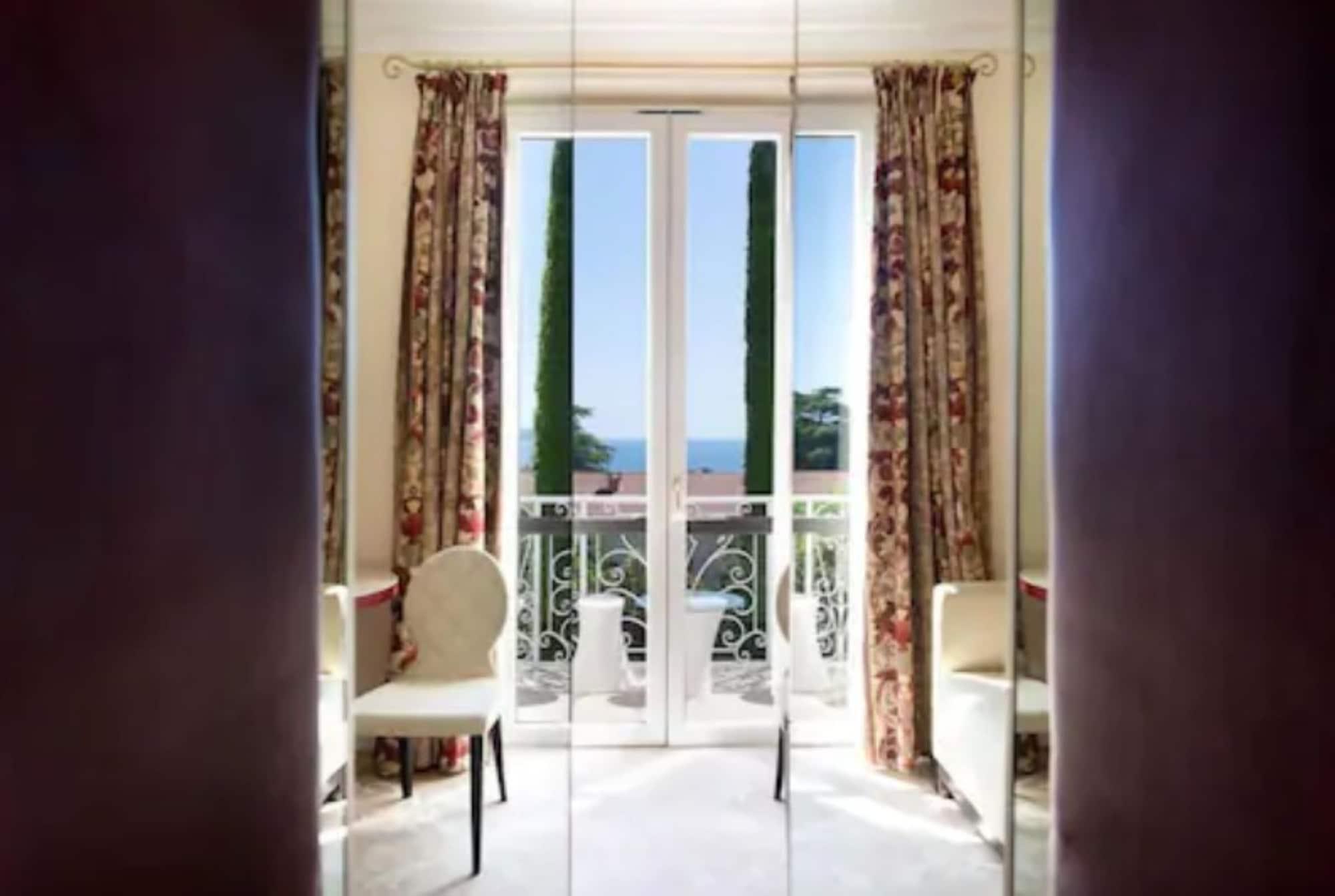 Hotel Chateau De La Tour Cannes Bagian luar foto