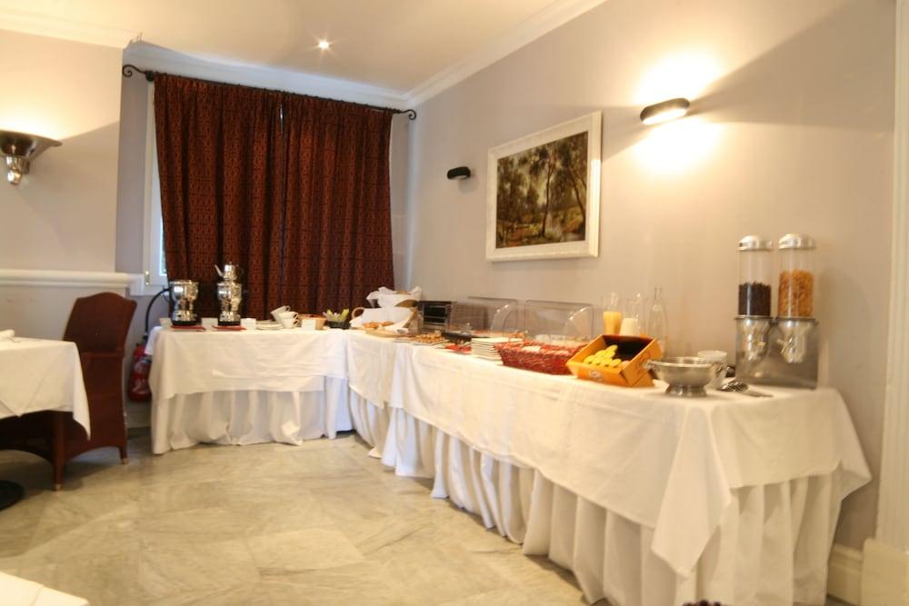Hotel Chateau De La Tour Cannes Bagian luar foto