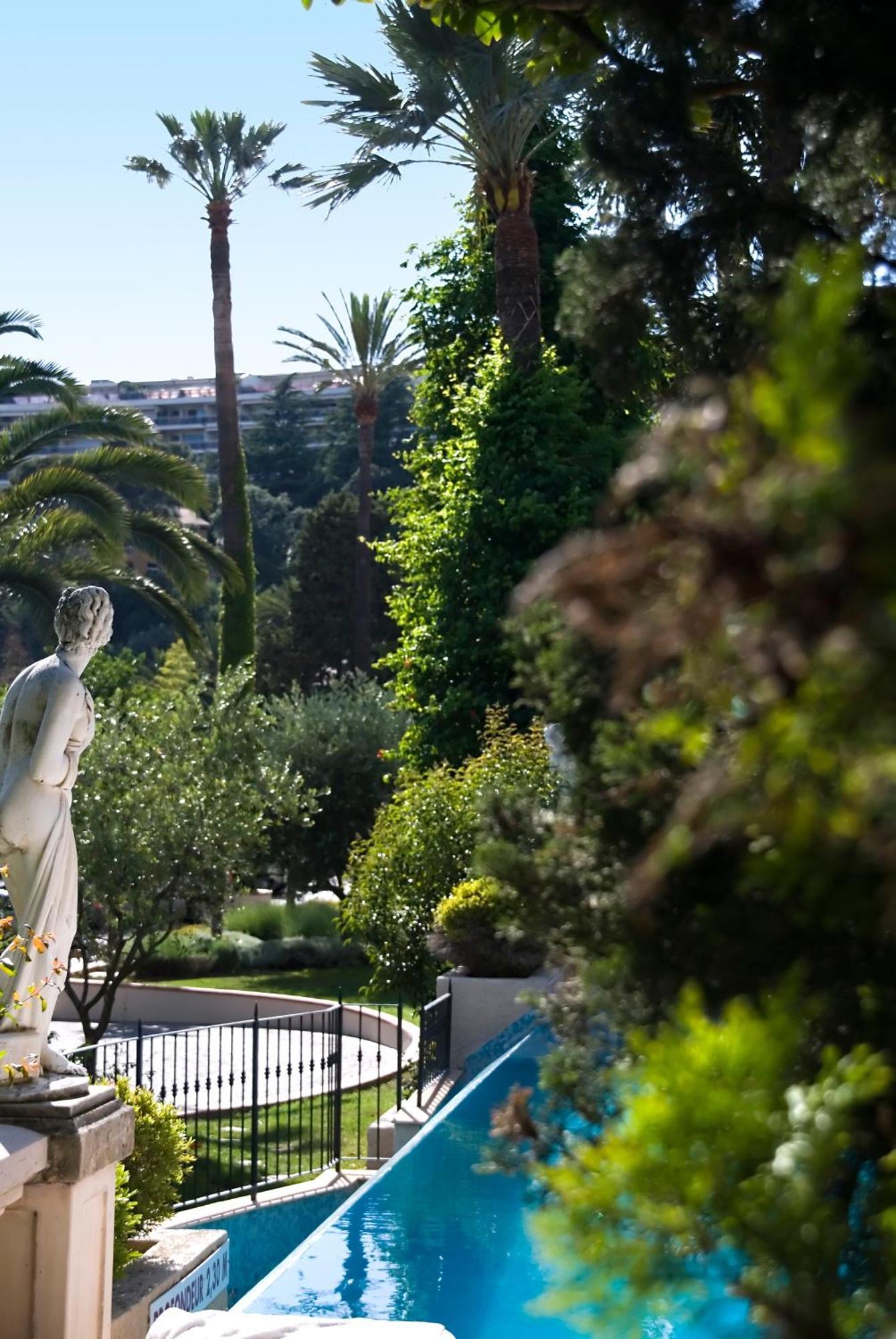 Hotel Chateau De La Tour Cannes Bagian luar foto