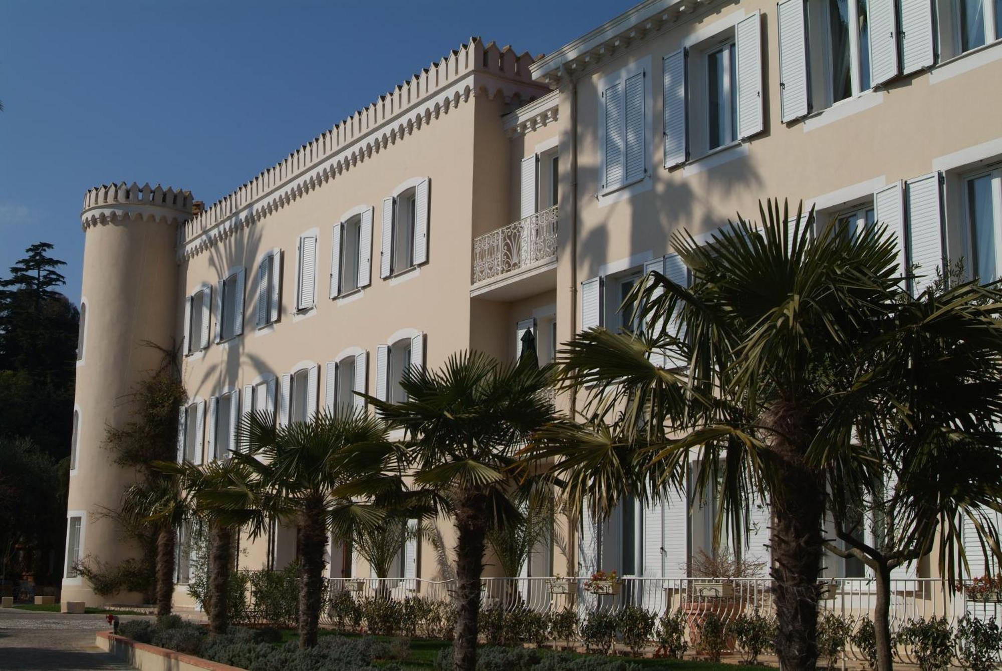 Hotel Chateau De La Tour Cannes Bagian luar foto