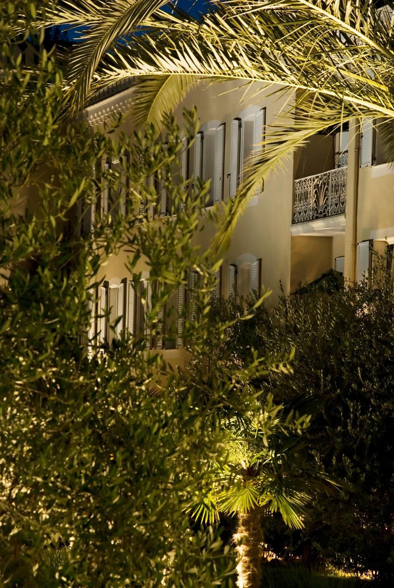 Hotel Chateau De La Tour Cannes Bagian luar foto