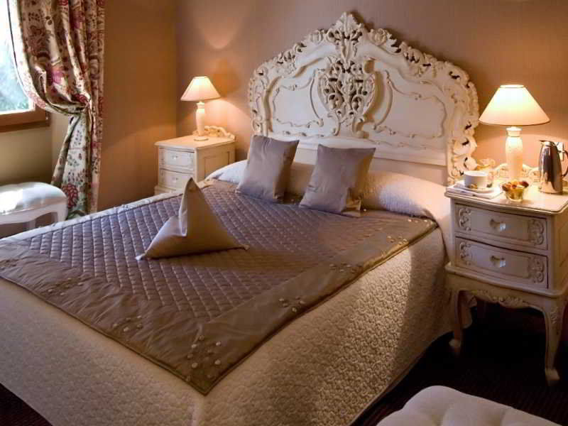Hotel Chateau De La Tour Cannes Bagian luar foto