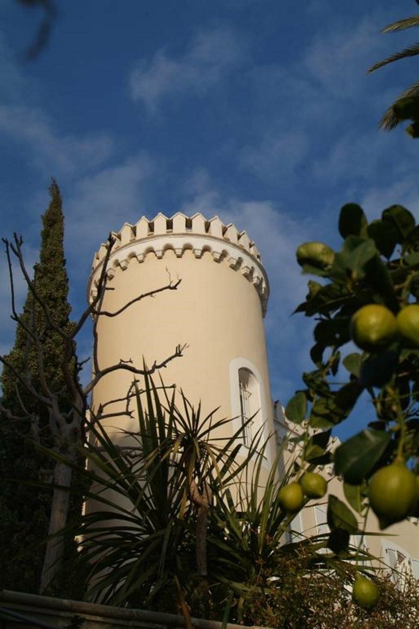 Hotel Chateau De La Tour Cannes Bagian luar foto